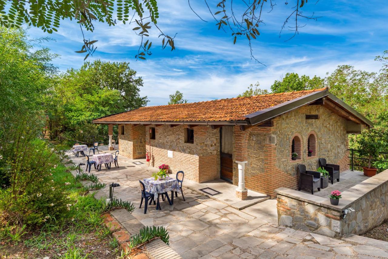 Ippotur Medieval Resort Castelnuovo Magra Ngoại thất bức ảnh