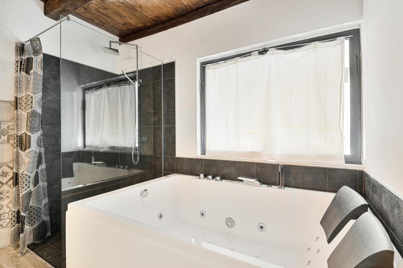 Ippotur Medieval Resort Castelnuovo Magra Ngoại thất bức ảnh