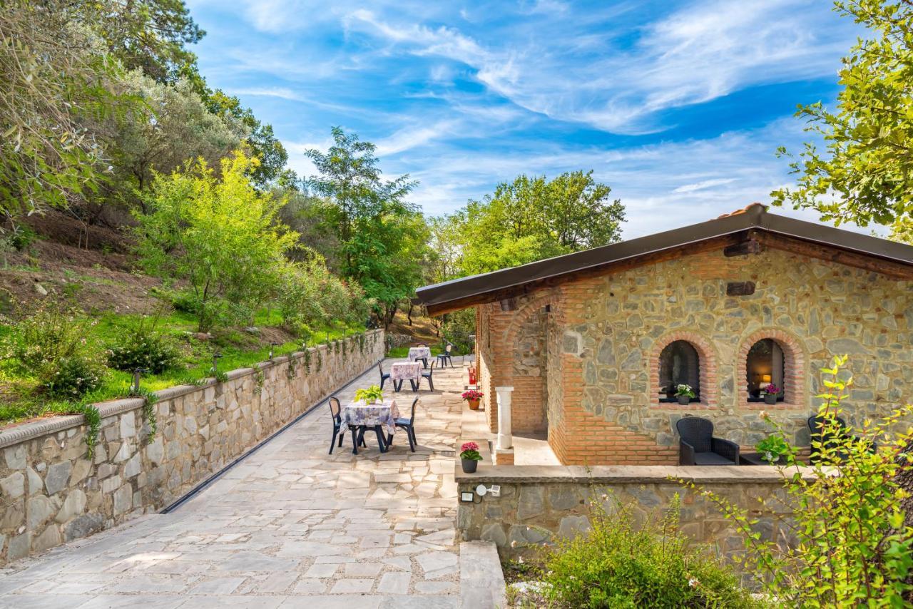 Ippotur Medieval Resort Castelnuovo Magra Ngoại thất bức ảnh