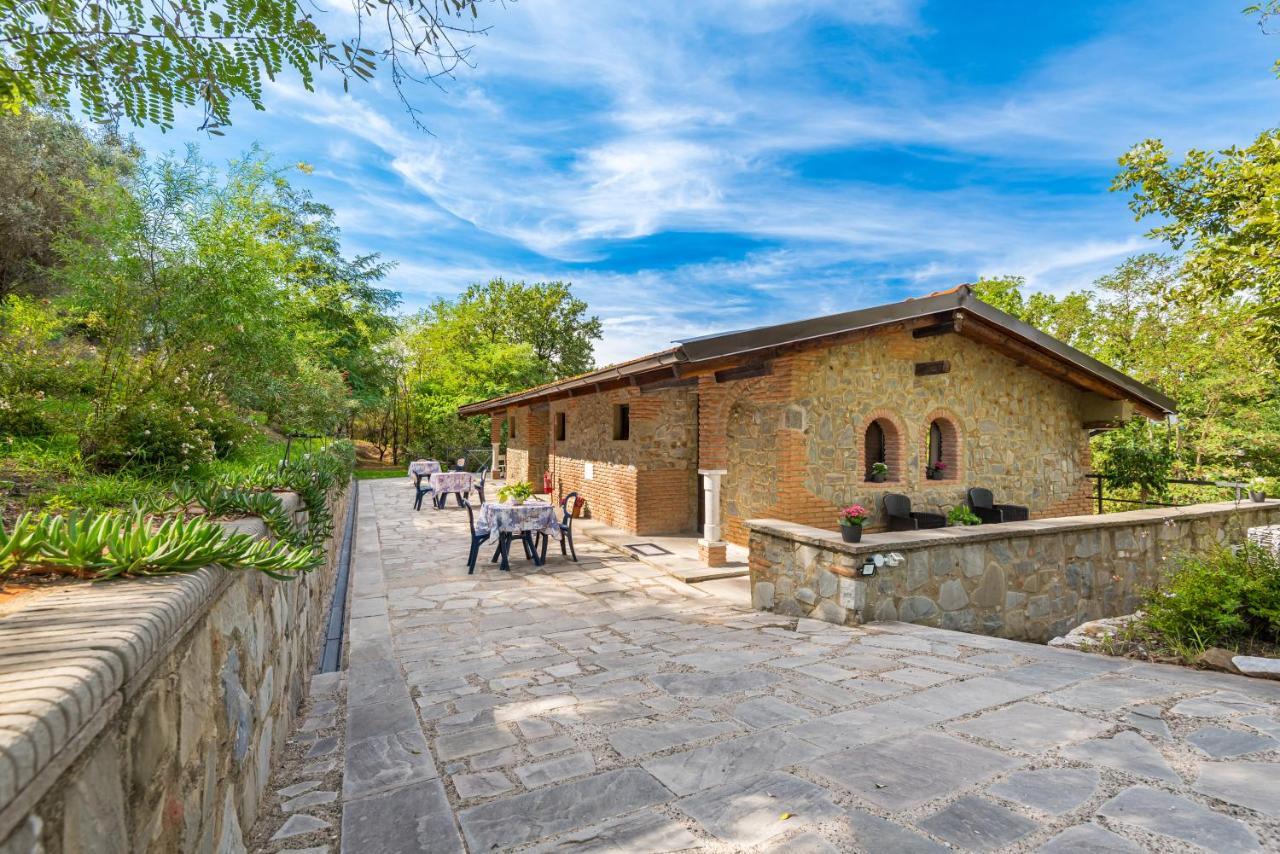 Ippotur Medieval Resort Castelnuovo Magra Ngoại thất bức ảnh