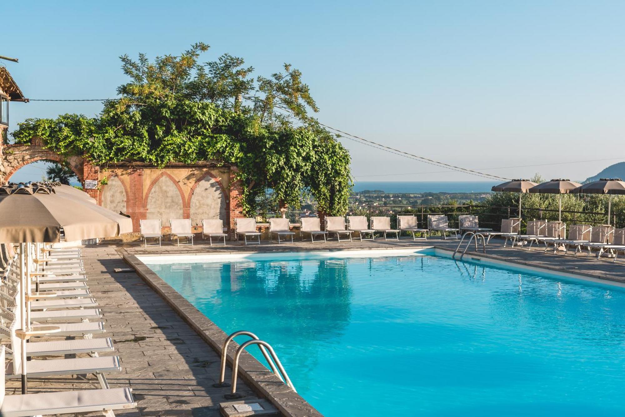 Ippotur Medieval Resort Castelnuovo Magra Ngoại thất bức ảnh