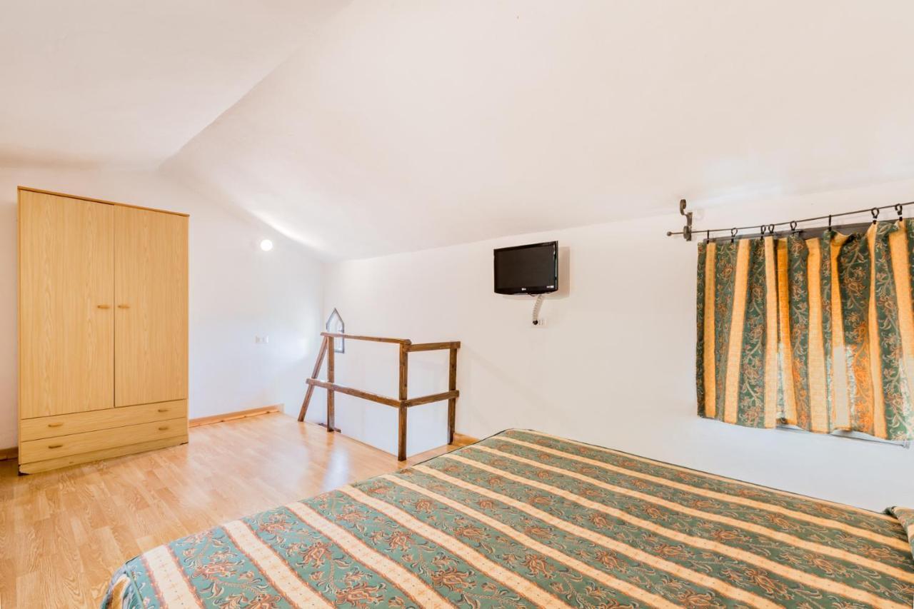 Ippotur Medieval Resort Castelnuovo Magra Ngoại thất bức ảnh